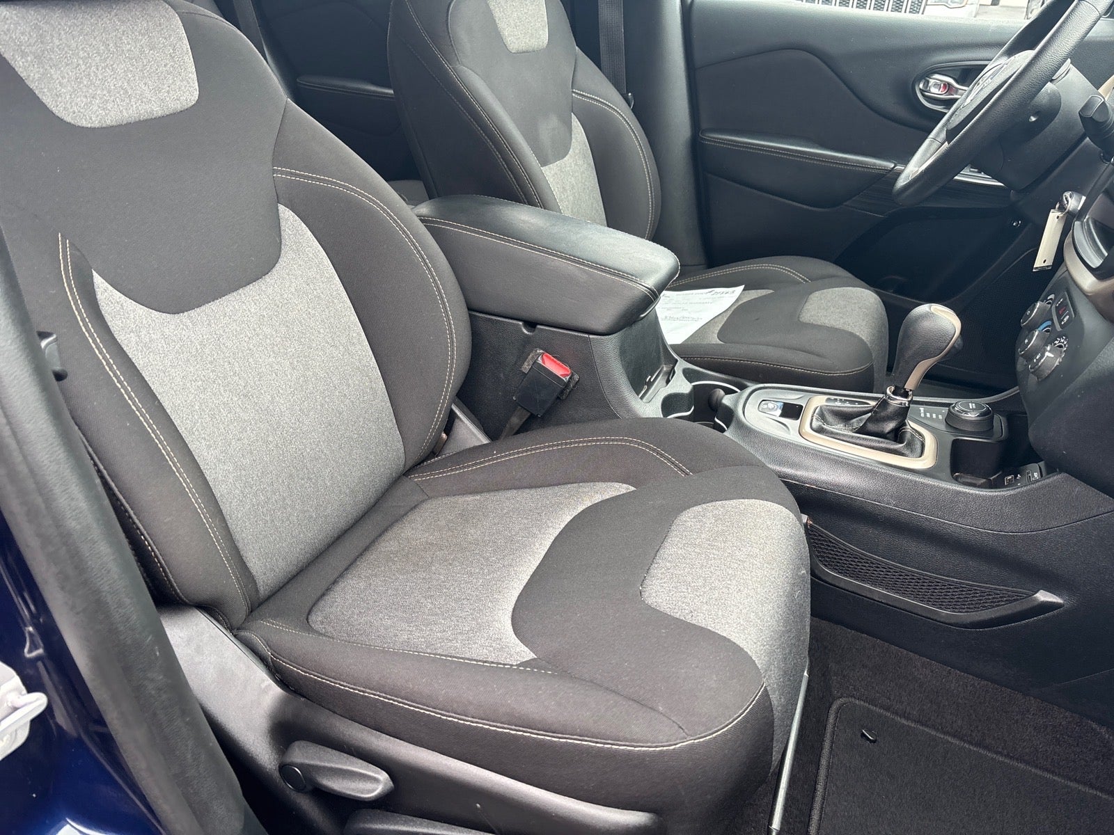 2016 Jeep Cherokee Sport