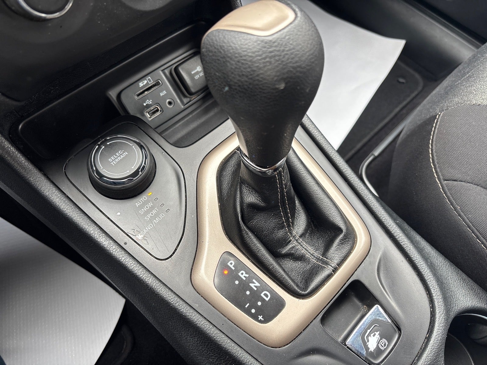 2016 Jeep Cherokee Sport