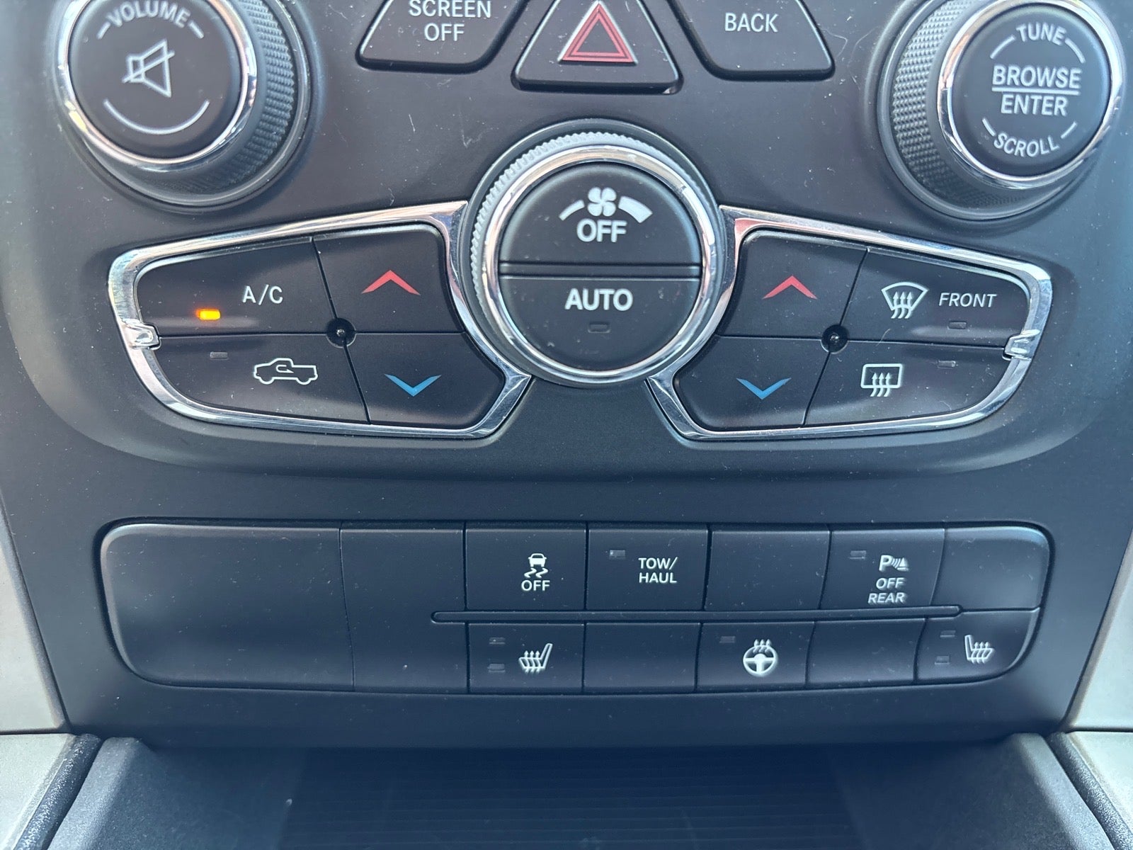 2019 RAM 1500 Classic SLT