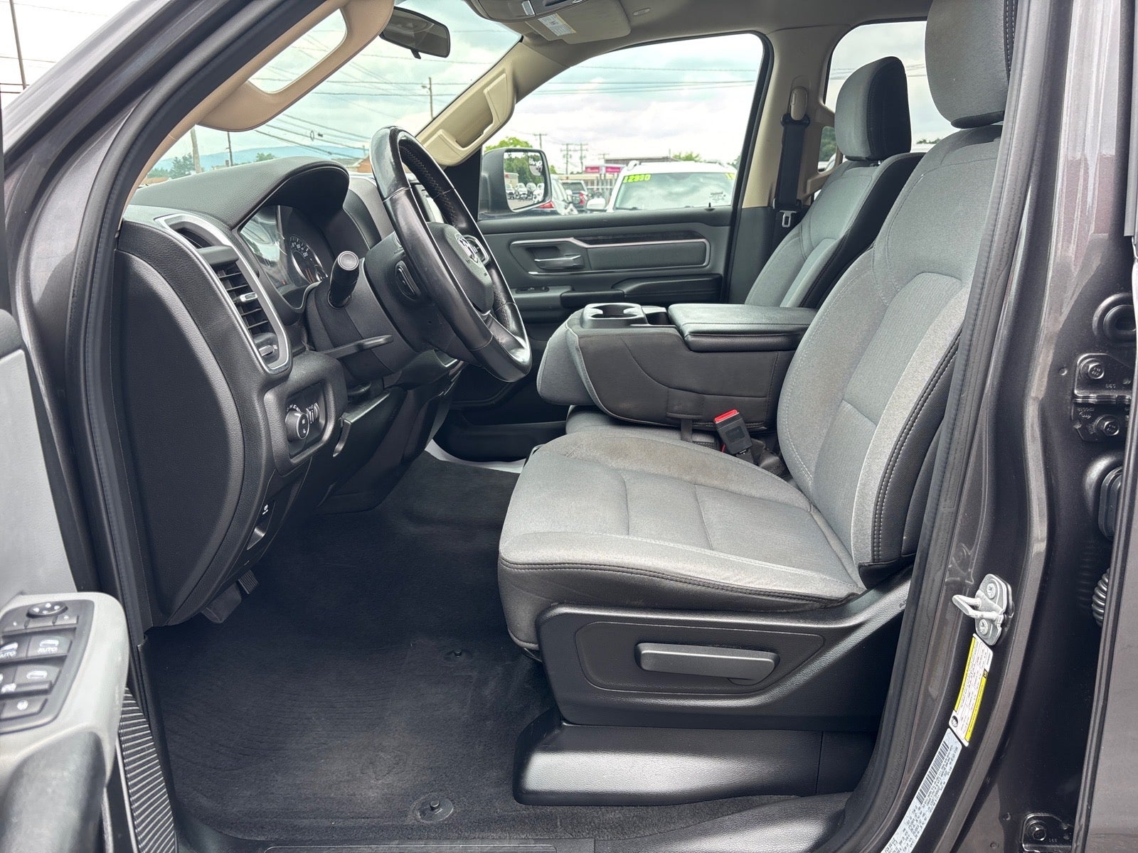 2019 RAM 1500 Big Horn/Lone Star Crew Cab 4x4 5'7" Box