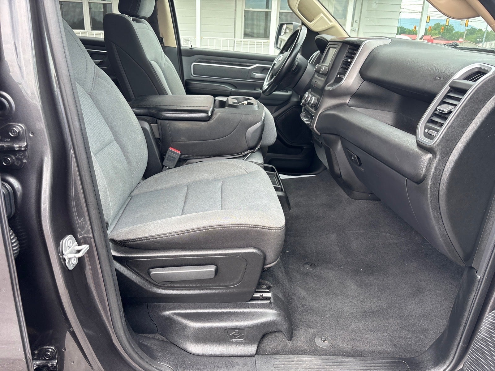 2019 RAM 1500 Big Horn/Lone Star Crew Cab 4x4 5'7" Box