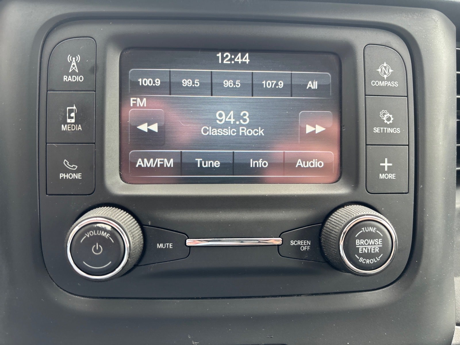 2019 RAM 1500 Big Horn/Lone Star Crew Cab 4x4 5'7" Box