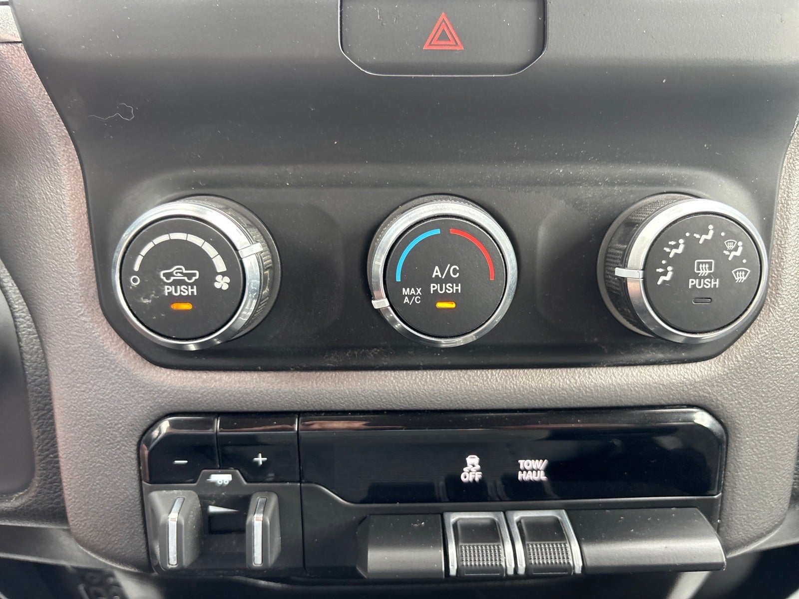 2019 RAM 1500 Big Horn/Lone Star Crew Cab 4x4 5'7" Box