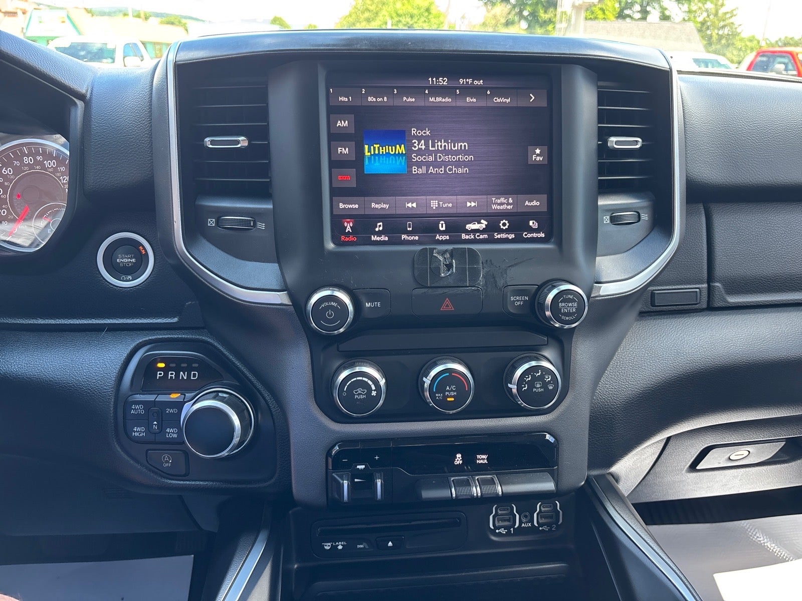 2019 RAM 1500 Big Horn/Lone Star Crew Cab 4x4 5'7" Box