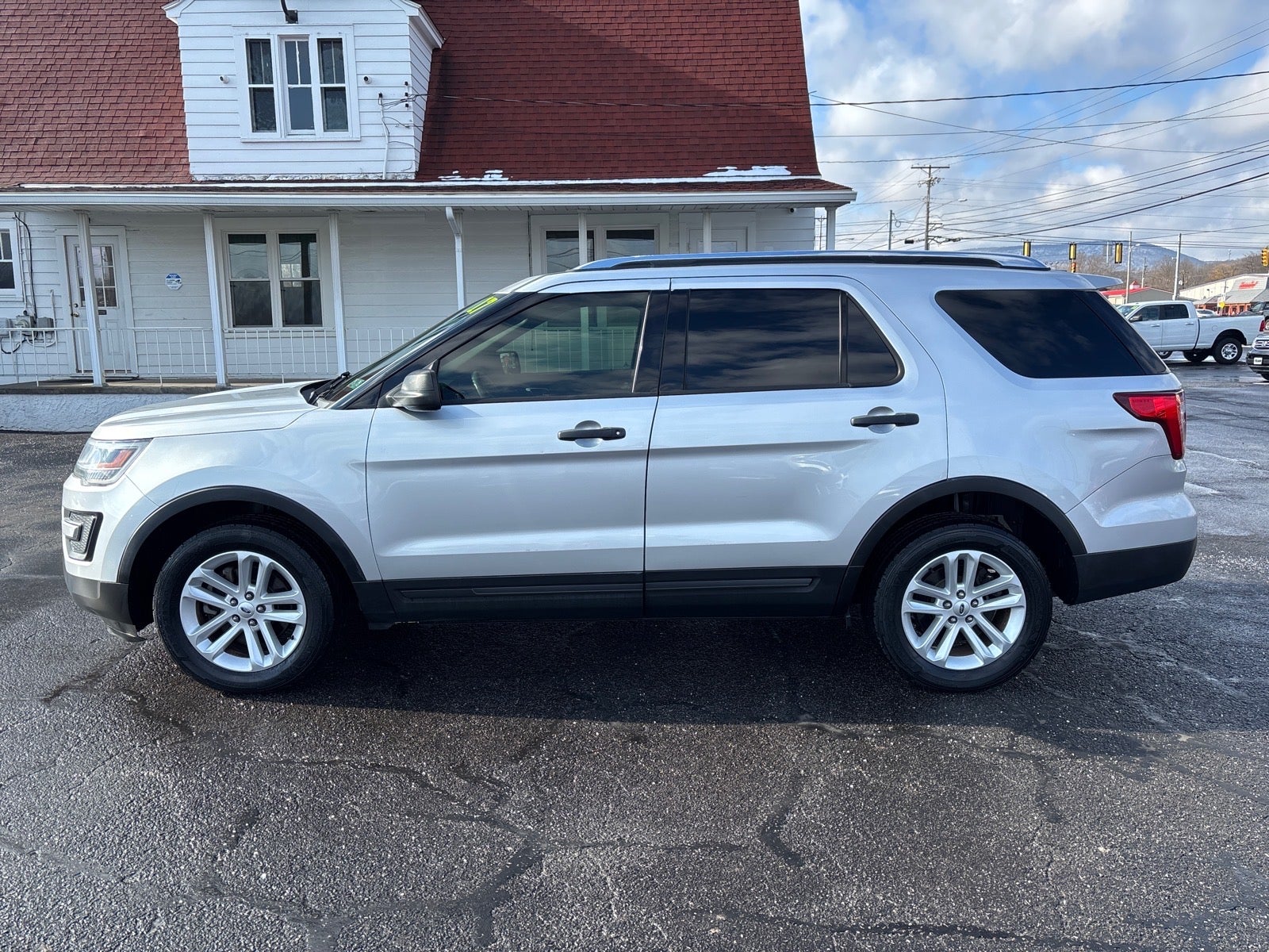 2017 Ford Explorer Base