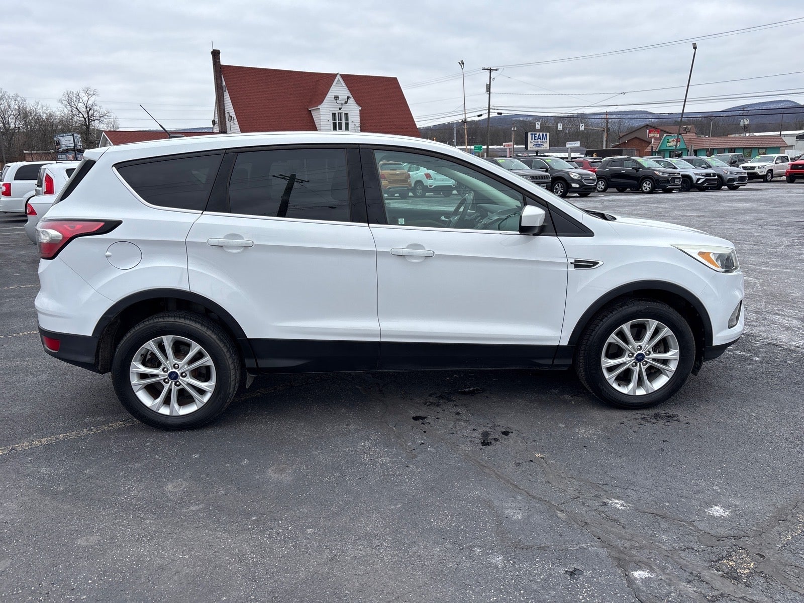 2017 Ford Escape SE