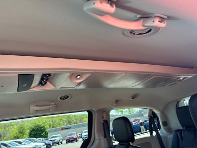 2016 Chrysler Town & Country Touring