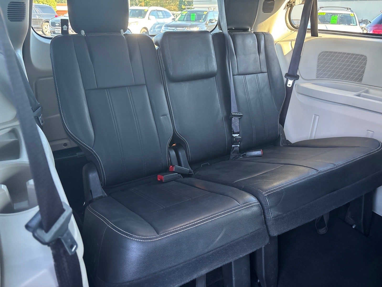 2016 Chrysler Town & Country Touring