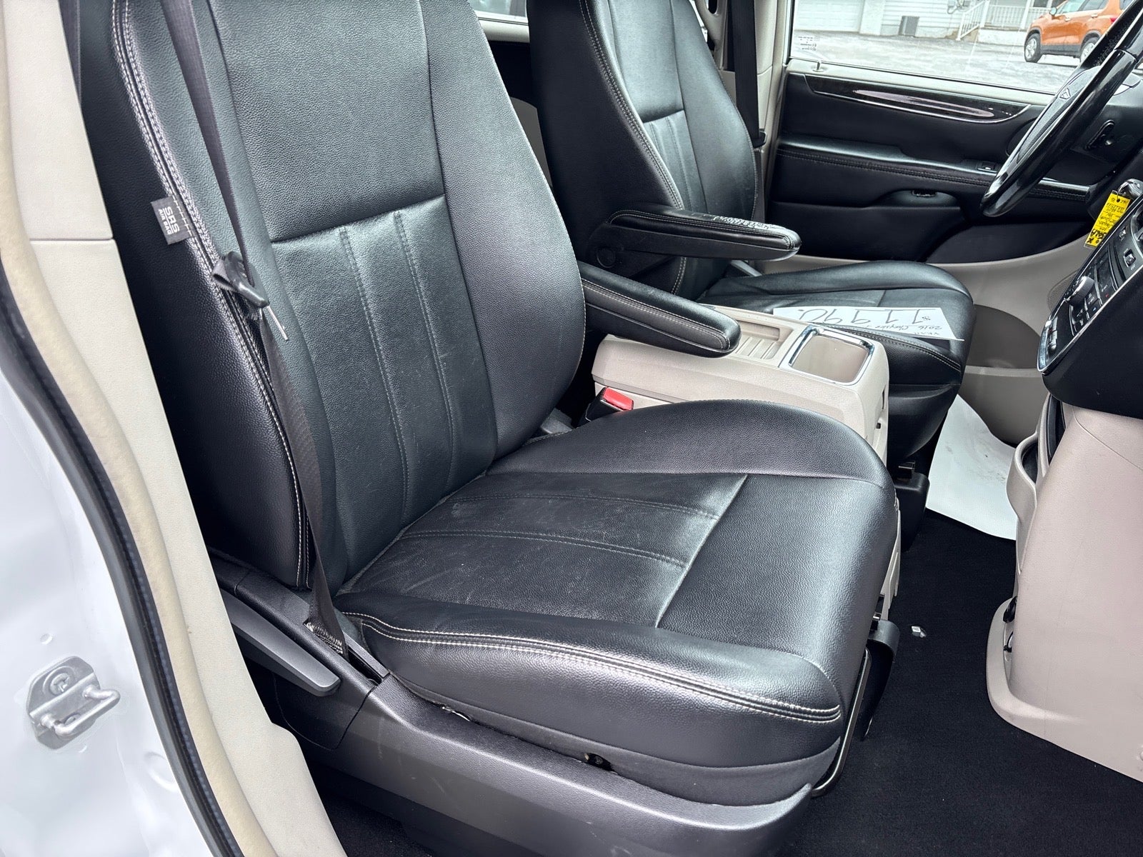 2016 Chrysler Town & Country Touring