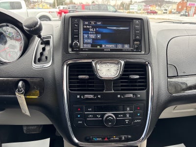 2016 Chrysler Town & Country Touring