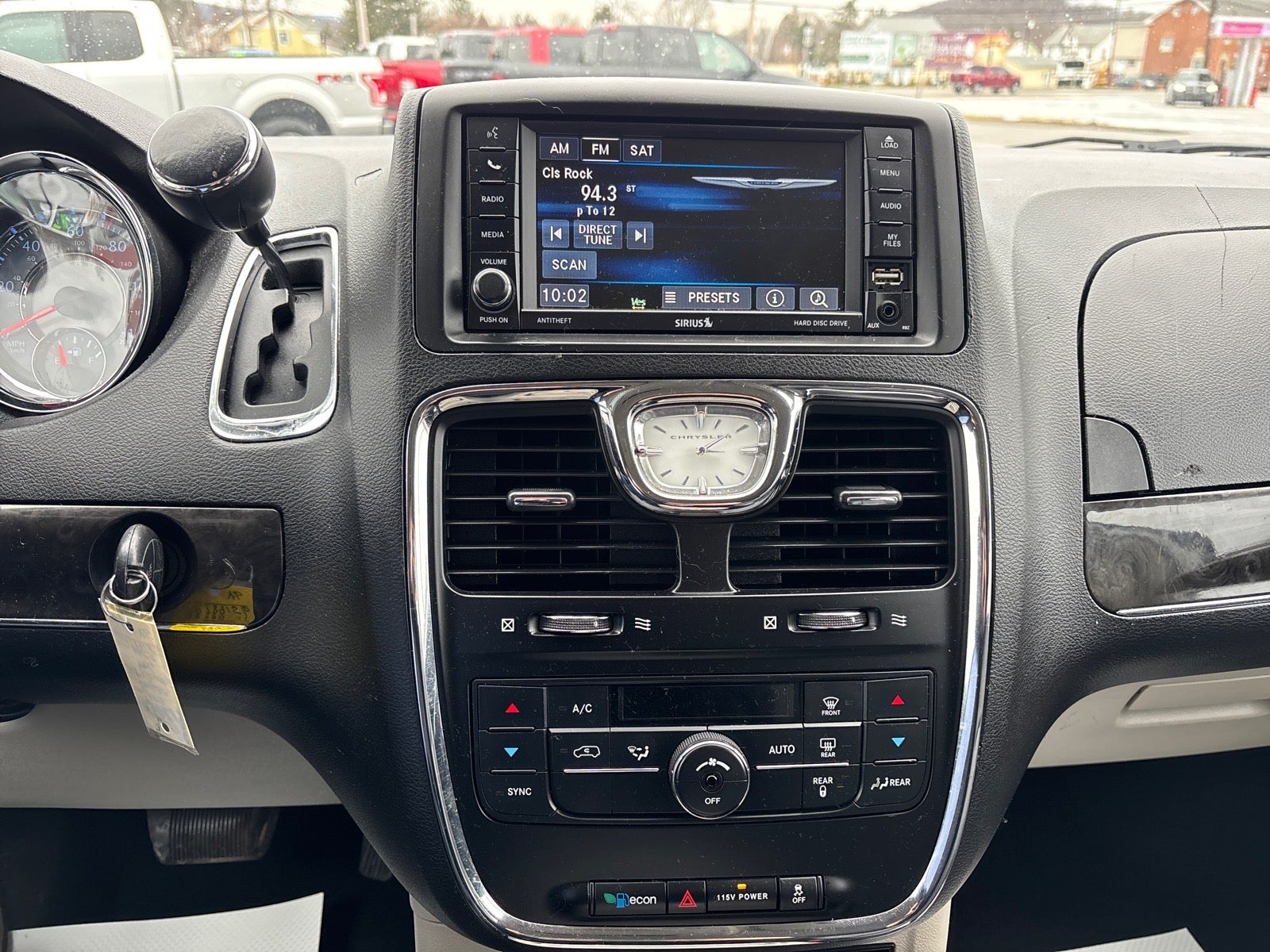 2016 Chrysler Town & Country Touring