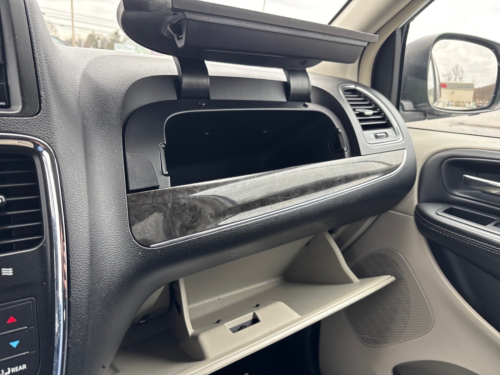 2016 Chrysler Town & Country Touring