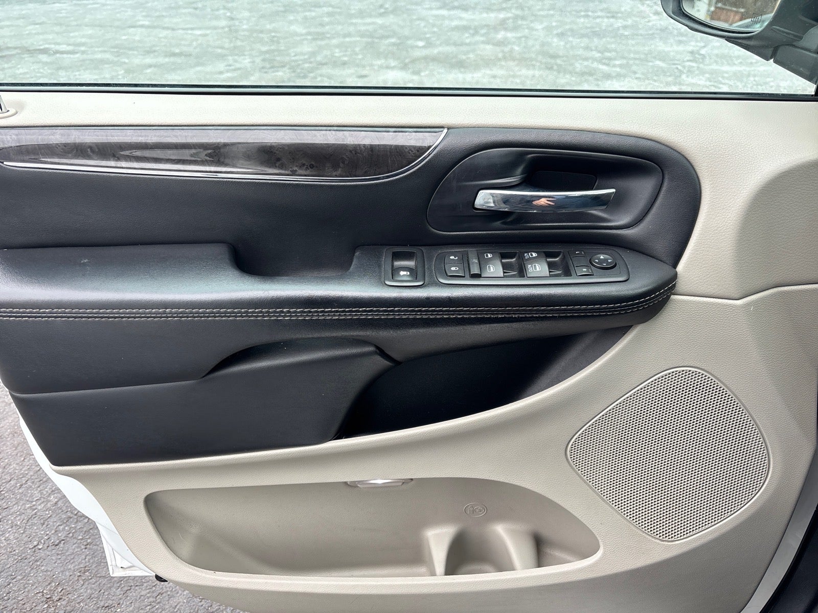 2016 Chrysler Town & Country Touring