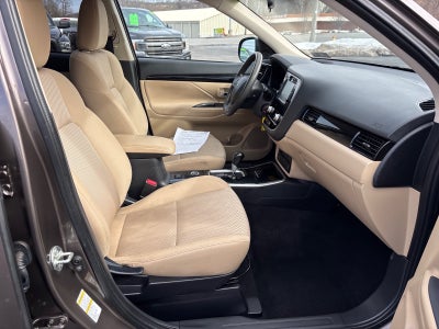 2020 Mitsubishi Outlander ES