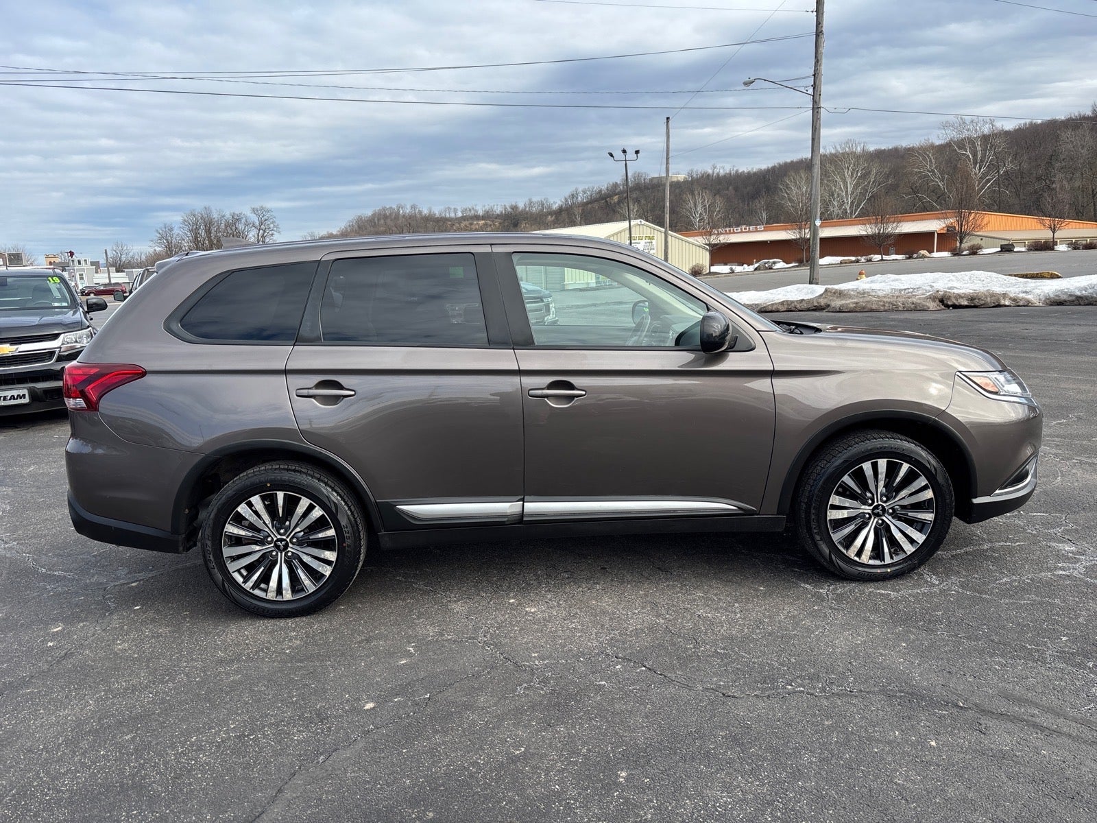 2020 Mitsubishi Outlander ES