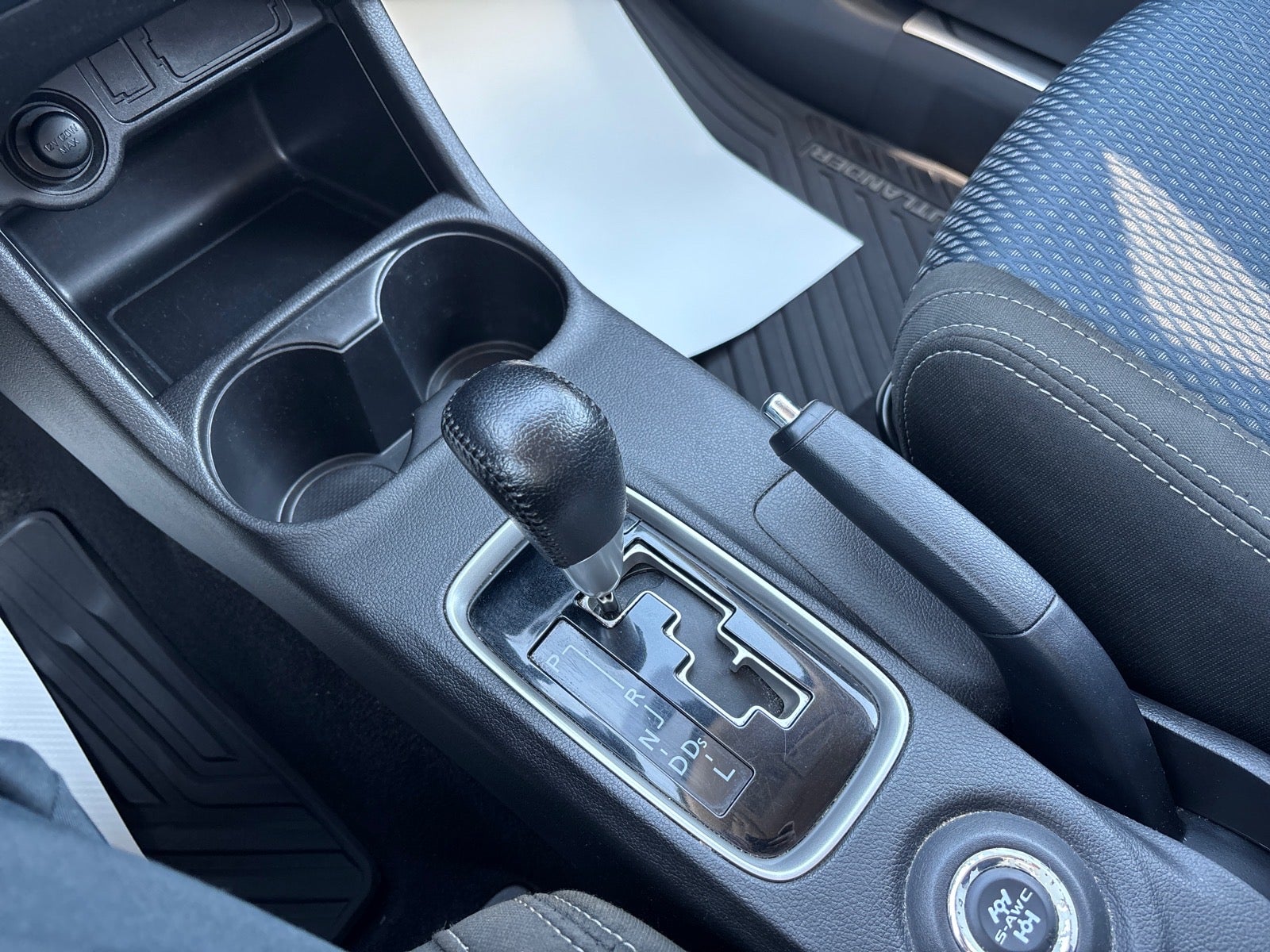 2016 Mitsubishi Outlander SE